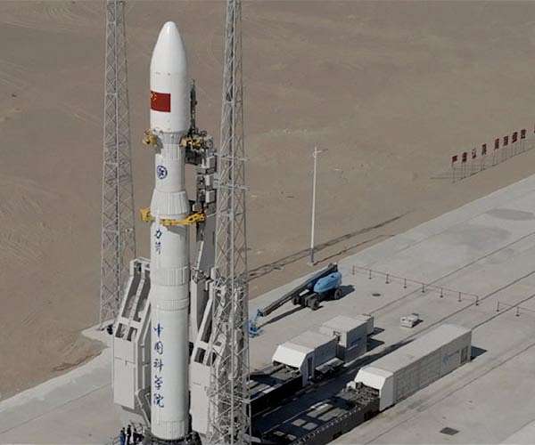 New Chinese rocket makes debut flight