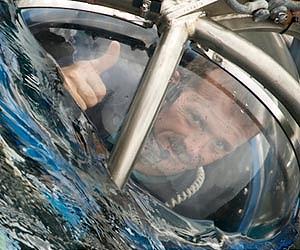 Star Canadian spaceman Chris Hadfield retiring