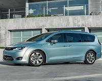 Chrysler's new tech-rich concept car aims young