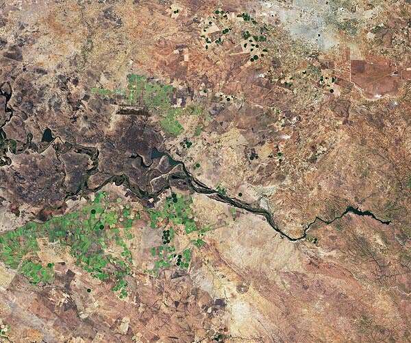 Sprinklers and drip irrigation help Iraqis beat drought