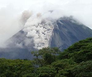Costa Rica volcano erupts, national park evacuated