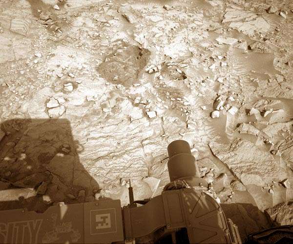 Analyzing the rhythmically layered bedrock above the marker band: Sols 3669-3670
