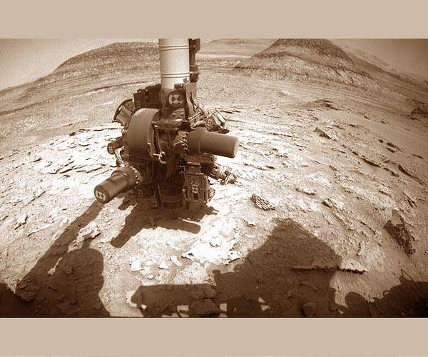 Sols 3682-3683: Perspective