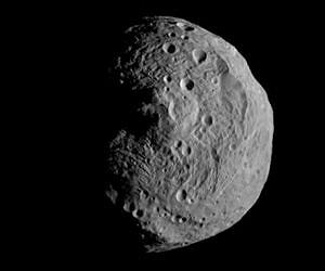 Dawn Spacecraft Returns Close-Up Image of Asteroid Vesta
