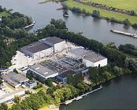 Dutch court orders state to slash greenhouse emissions