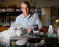 UConn chemist synthesizes pure graphene