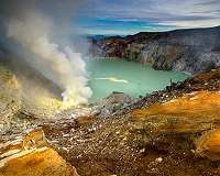 Earth now and 2.5 billion years ago: New study of air helps understanding both