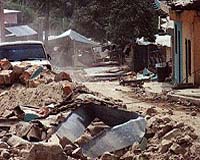 Strong Quake Off Guatemala Sends People Rushing From Homes