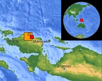 Thousands flood refugee camps after strong Indonesia quakes