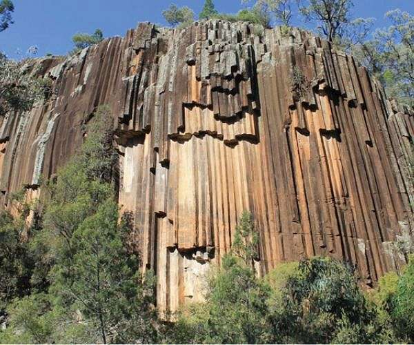 Giant volcanic 'chain' spills secrets on inner workings of volcanoes