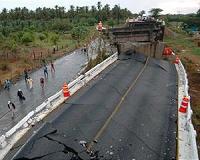 Strong quake shakes Mexico, breaks bridge