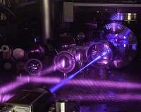 Energy against the current on a quantum scale, without contradicting the laws of physics