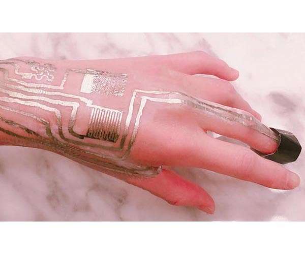 Engineers print wearable sensors directly on skin without heat