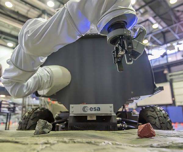 ESA's force-feedback rover controlled from a nation away