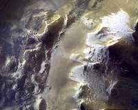Bernese Mars camera CaSSIS sends first colour images from Mars