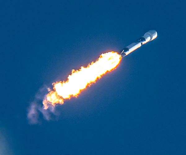 SpaceX launches another 53 Starlink satellites into space