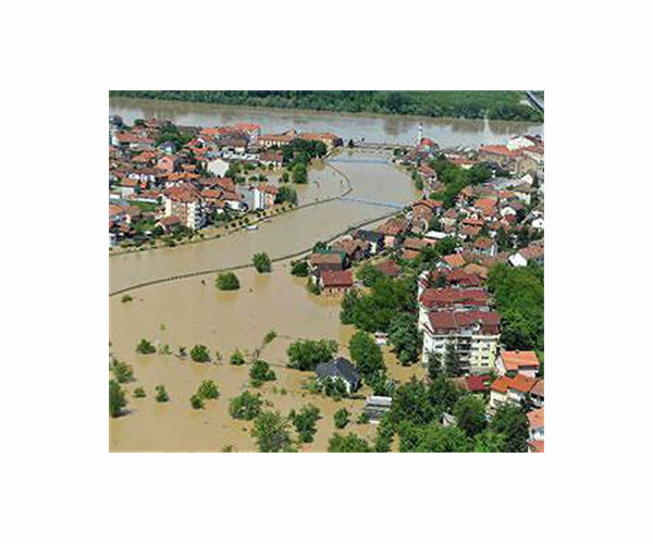 Hundreds attend mass funeral of Bosnia floods victims