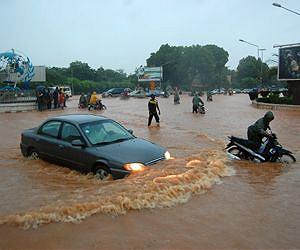 Floods kill 18 in Burkina Faso, leave 21,000 homeless
