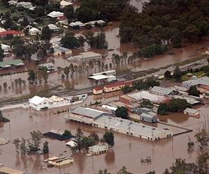 Australian military rushes supplies to town cut off by flood