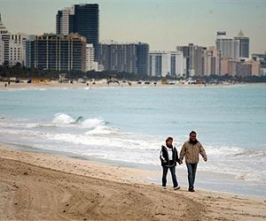 BP must help bring tourists back to Florida: governor