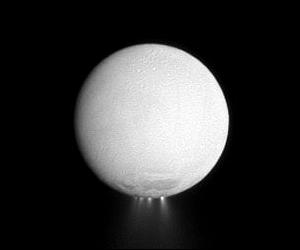 Saturn's Icy Moon May Keep Oceans Liquid With Wobble