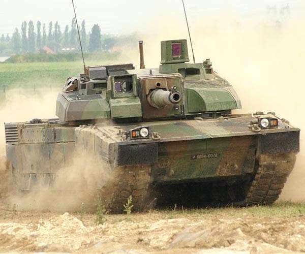 Ukraine's new defence minister asks for 'more heavy weapons'