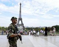 France foils 'terror' attack on military