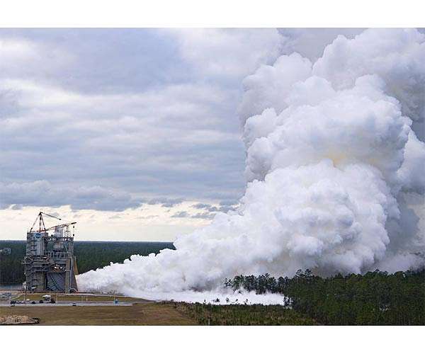 NASA 'Fires Up' Artemis RS-25 Rocket Engines with New Components