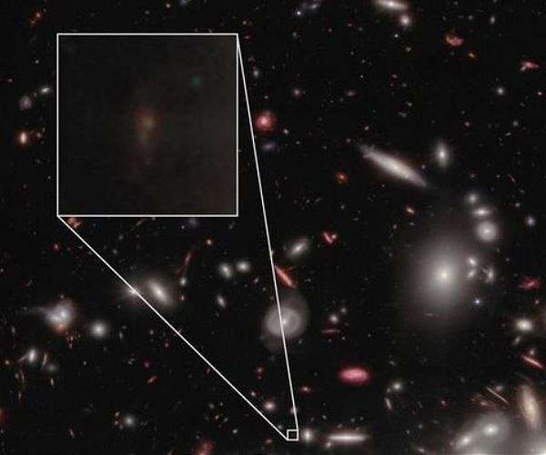 Mysterious 'red dots' in early universe may be 'black hole star' atmospheres