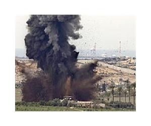 Gaza father, daughter hurt in Israeli raid: medics