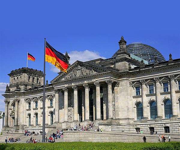 100 billion for German army 'not enough': defence minister