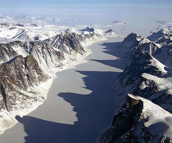 Arctic transitioning to a new climate state