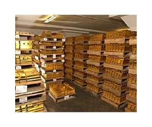 Gold prices plunge further on weak Chinese GDP data: analysts