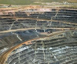 Canada, U.S., not China, top mining deals