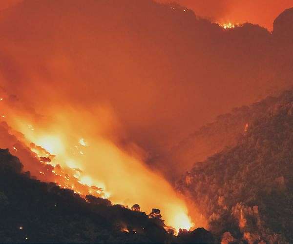 Greece raises wildfire alert level after spate of blazes