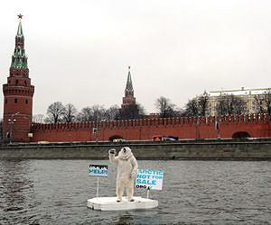Kremlin protests arrest of Russian diplomat by Dutch police
