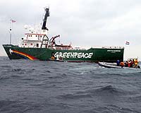 Dutch arrest 30 Greenpeace activists blocking Russian tanker