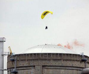 Greenpeace activist flies into French nuclear plant: police