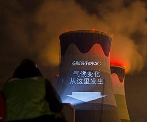 Climate activists down forks in solidarity with Philippines