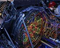 Temperatures of 800 billion degrees in the cosmic kitchen