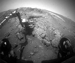 Opportunity Heading Toward Light-Toned Veins