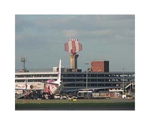 London's Heathrow to close amid new ash shutdowns