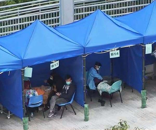 China helps virus-ravaged Hong Kong build isolation units