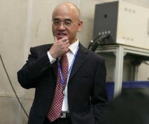 US inventor allowed out by China ahead of summit