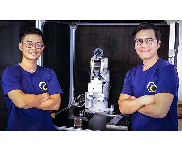 New software allows industrial robots to achieve touch sensitivity and precision close to human hands