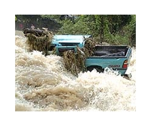 Torrential rains in Honduras strand 20,000 people