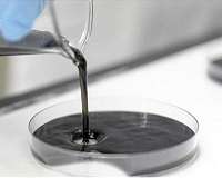 Drinking water sucked from the dusty desert air