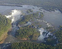 Brazil drought staunches famed Iguazu falls