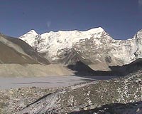 Melting glaciers threaten 'Nepal tsunami'