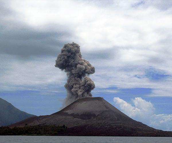 Indonesia raises alert level for Krakatoa's offspring volcano